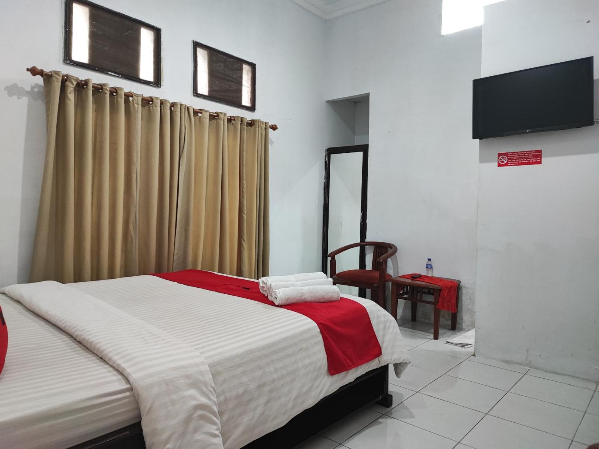 Reddoorz Syariah Near Universitas Batanghari Jambi Exterior photo