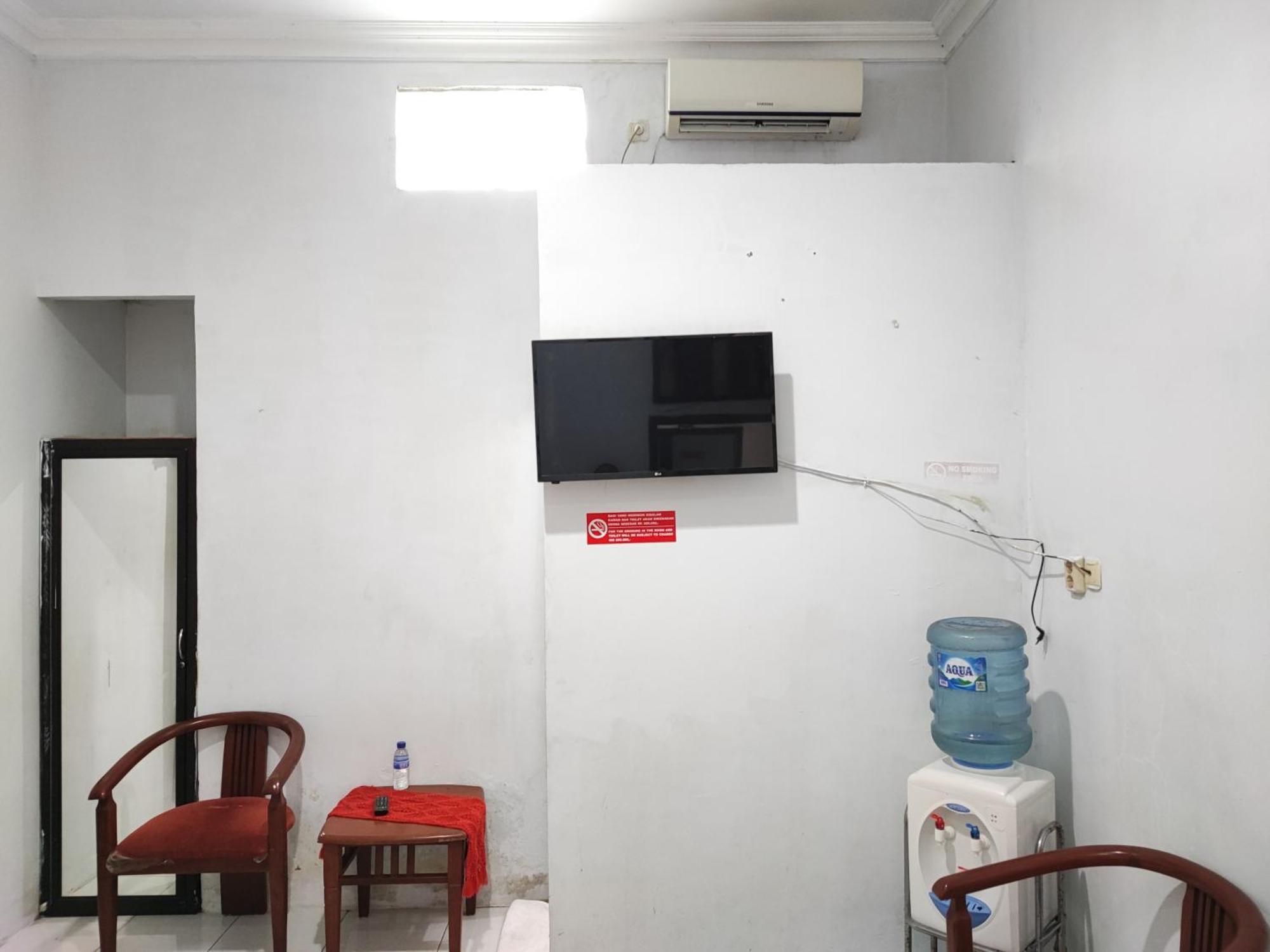 Reddoorz Syariah Near Universitas Batanghari Jambi Exterior photo