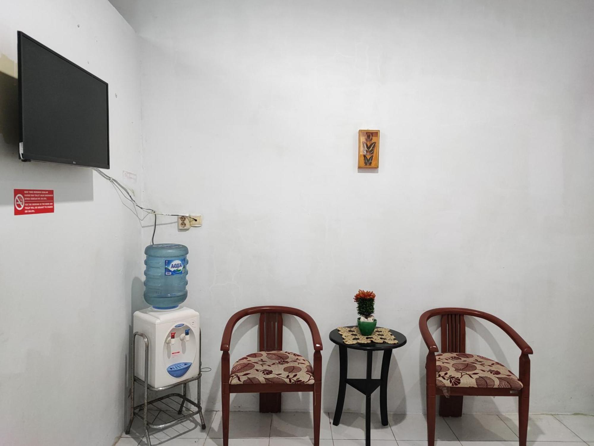 Reddoorz Syariah Near Universitas Batanghari Jambi Exterior photo