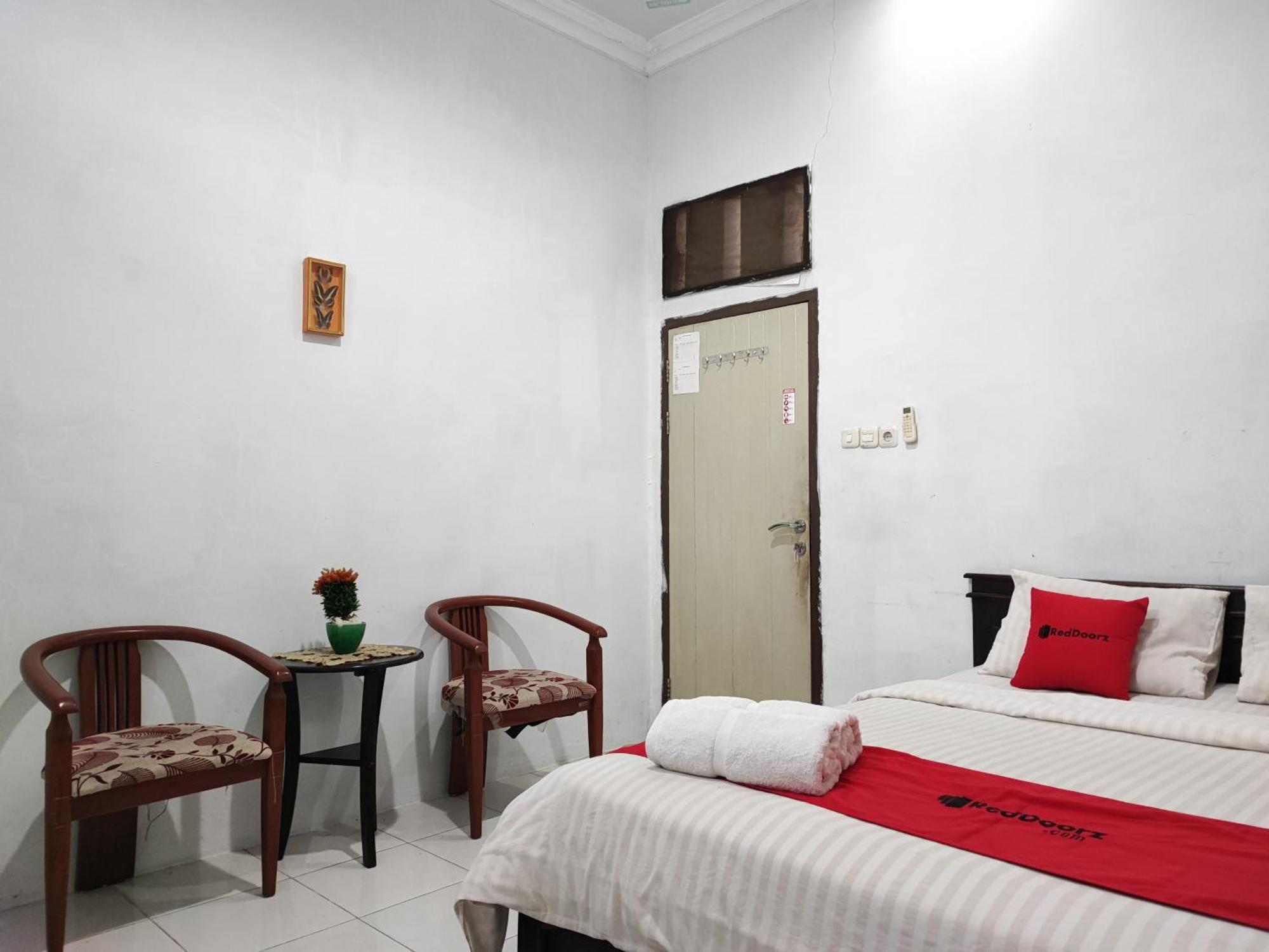 Reddoorz Syariah Near Universitas Batanghari Jambi Exterior photo