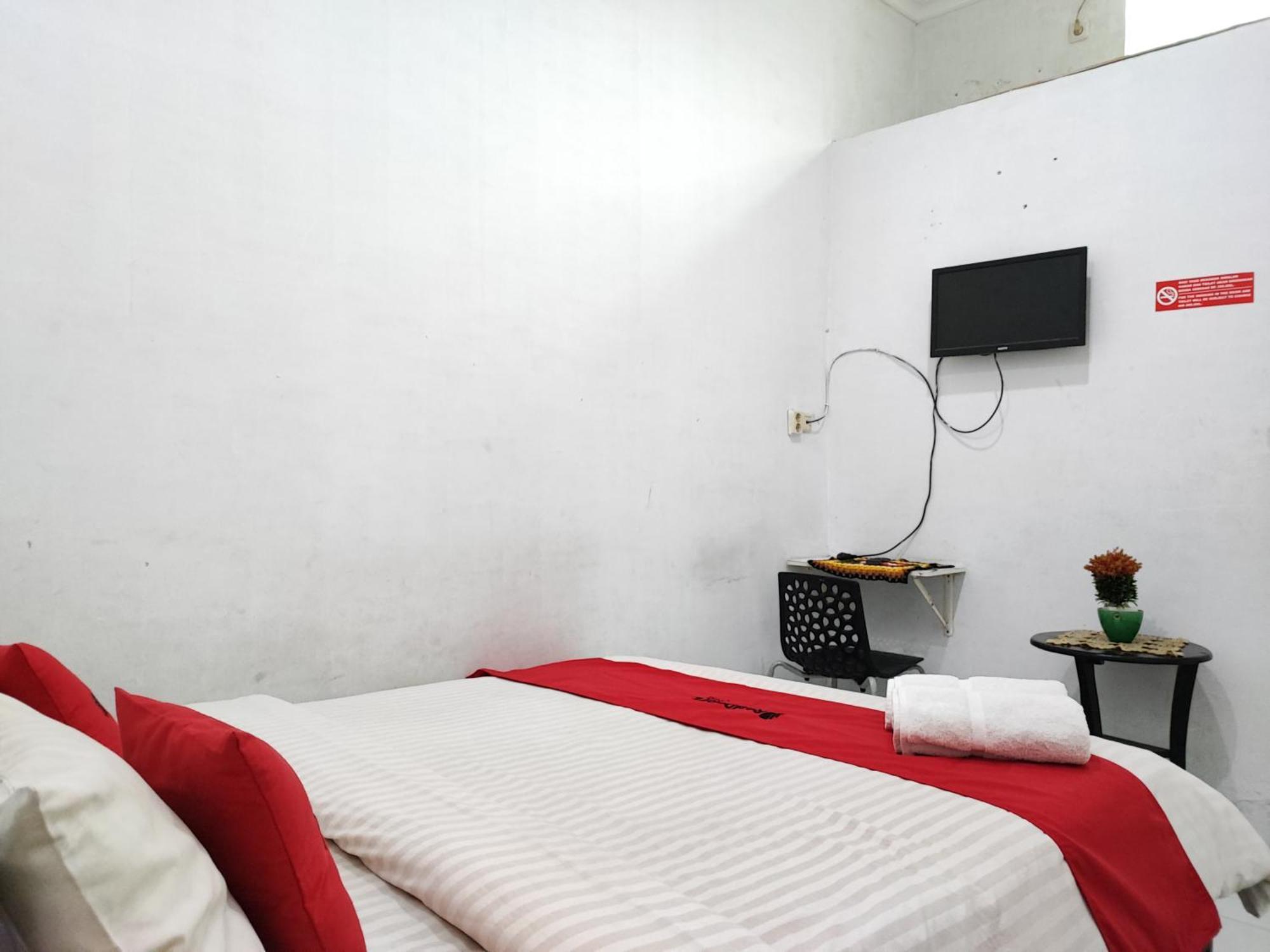 Reddoorz Syariah Near Universitas Batanghari Jambi Exterior photo